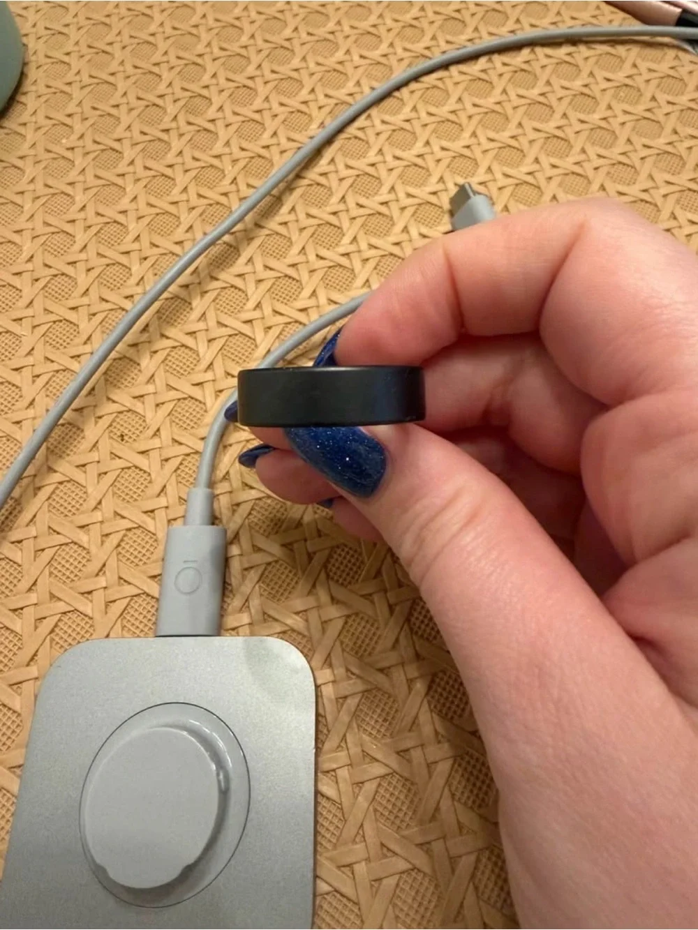 Oura stealth gray series 4 size 12 Charger